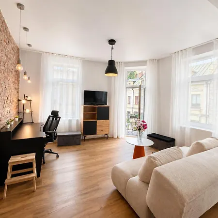 Old Town 2br I Private Terrace I Balcony I Self Check-in I Cohost *
