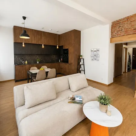 Old Town 2br I Private Terrace I Balcony I Self Check-in I Cohost Apartment *
