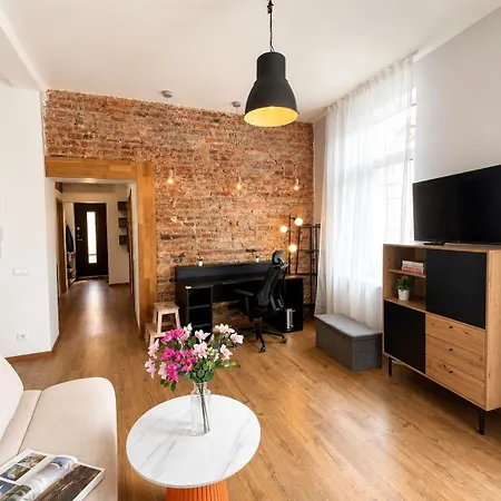 Old Town 2br I Private Terrace I Balcony I Self Check-in I Cohost Apartment Kaunas