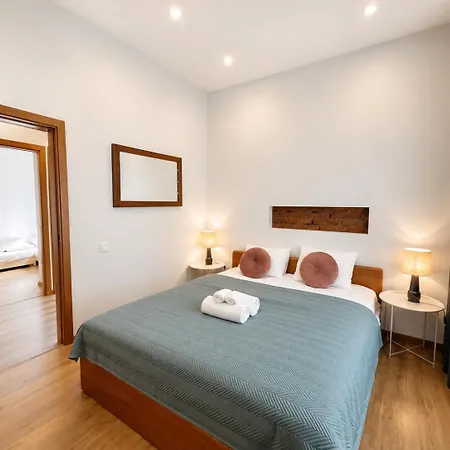 Old Town 2br I Private Terrace I Balcony I Self Check-in I Cohost Apartment