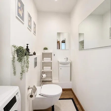 Old Town 2br I Private Terrace I Balcony I Self Check-in I Cohost * Kaunas