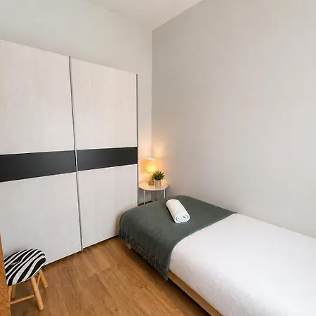 Old Town 2br I Private Terrace I Balcony I Self Check-in I Cohost Apartment *
